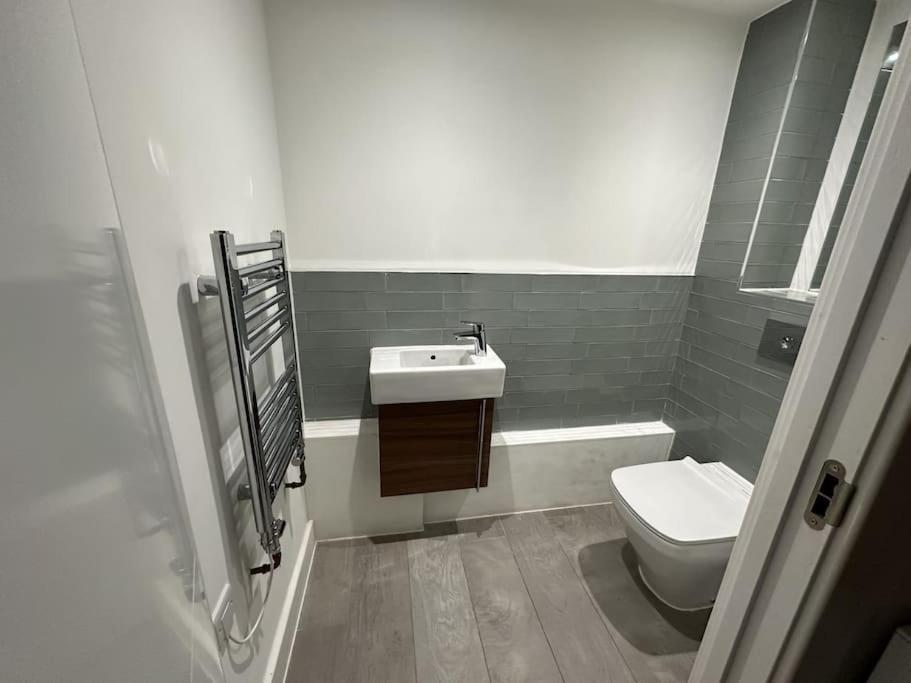 Luxurious 1-Bedroom With Parking Birmingham Exterior foto